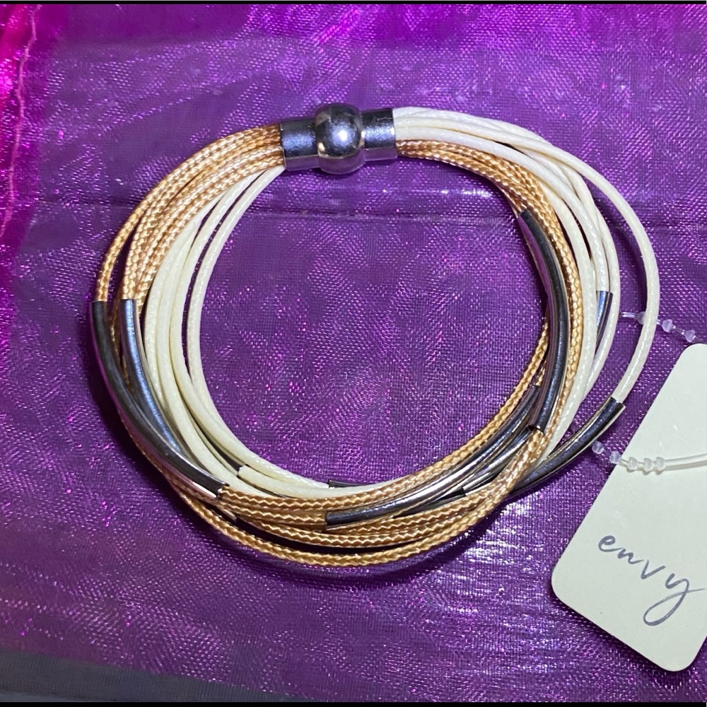 NWT Cable Fable bracelet
